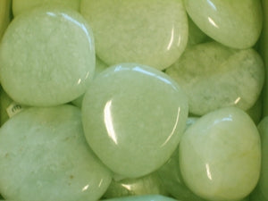Platte steen Aquamarijn ca 4cm