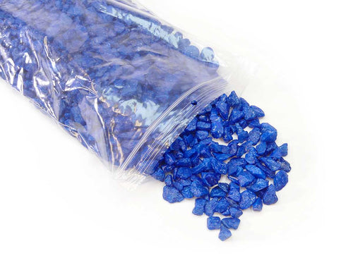 Blauwe granulaat steentjes 9-13 mm als bodembedekking voor bloempotten en tuindecoratie 