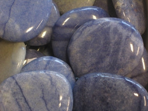 Platte steen Blauwe Kwarts ca 4cm