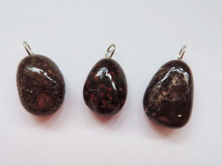 Hanger Cinnabar