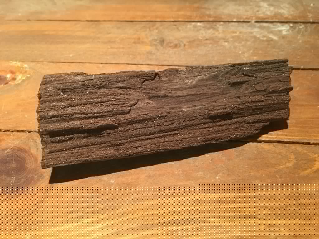 Versteend / Gekristalliseerd Hout - 265 gram - 13x5x3cm