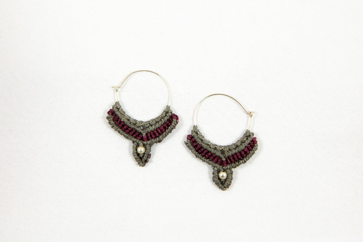 Macramé Oorringen - Grijs / Aubergine - Handgemaakt van duurzaam Waxed Polyester - Model 09