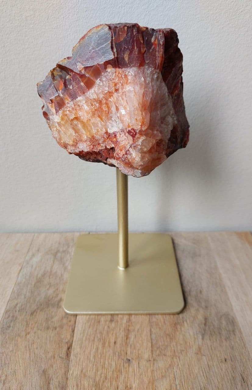 Natuur Agaat op Metalen Standaard - Rode Agaat (gebrand) met Gouden Standaard - 22cmx9cm - 1.4kg