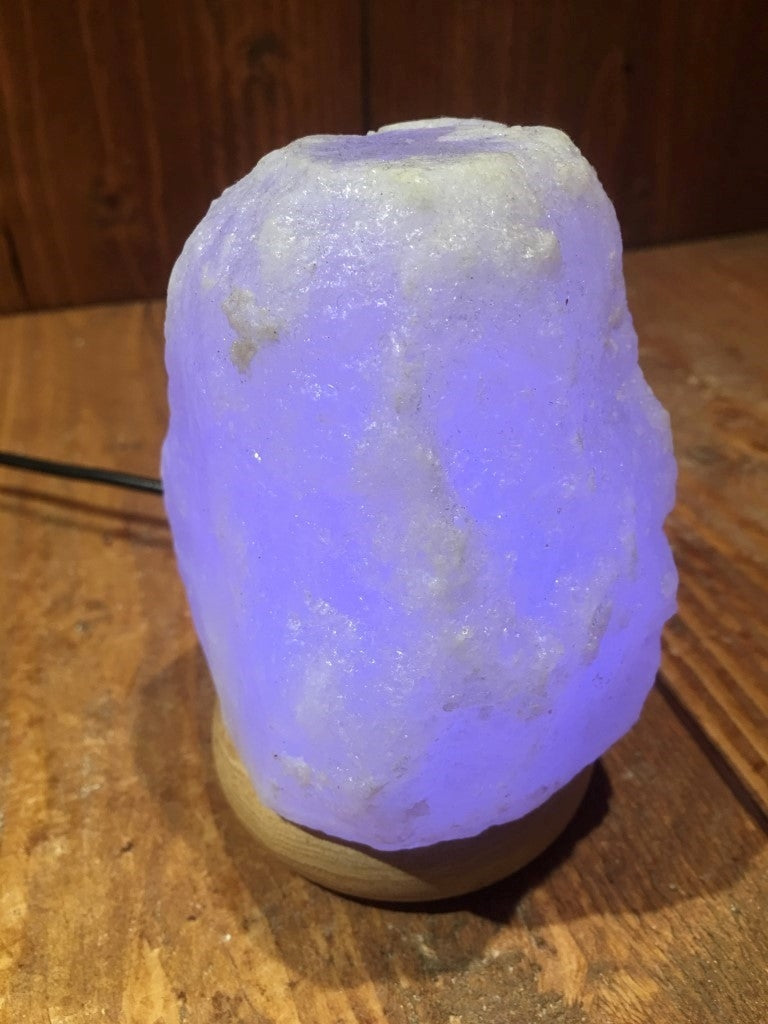Zoutlamp Rots / Ruw - USB / Wisselt van Kleur - Himalayazout - c.a. 650gr 12x7x6cm