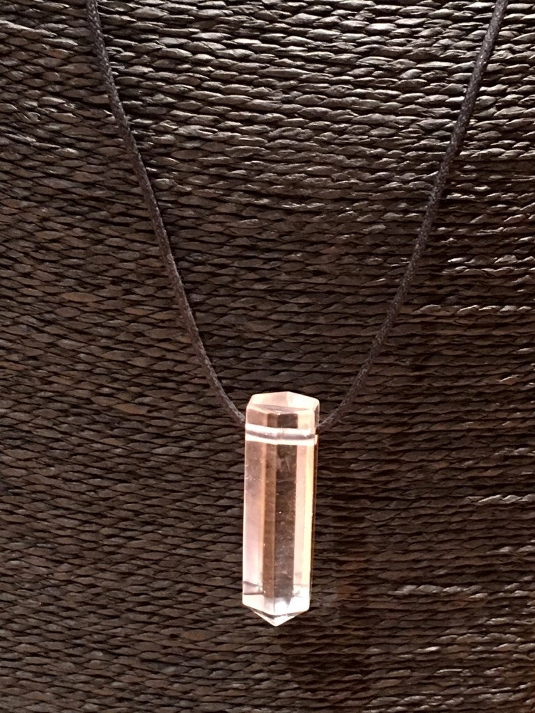 Lemurian Punt Hanger aan Koord - Halssieraad Transparant - c.a. 4x1,5x1cm