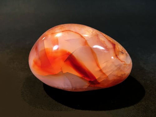 Bloed Carneool 320gr 8x7x4cm