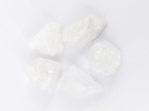 Bergkristal - 5 Ruwe Stenen á 4-6cm per Stuk - Zakje á ca. 300-310gr - Ruw - A-Kwaliteit 