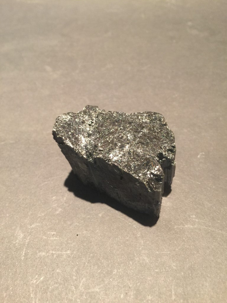 Zwarte Toermalijn Steen Ruw - c.a. 30gr 4x4x3cm