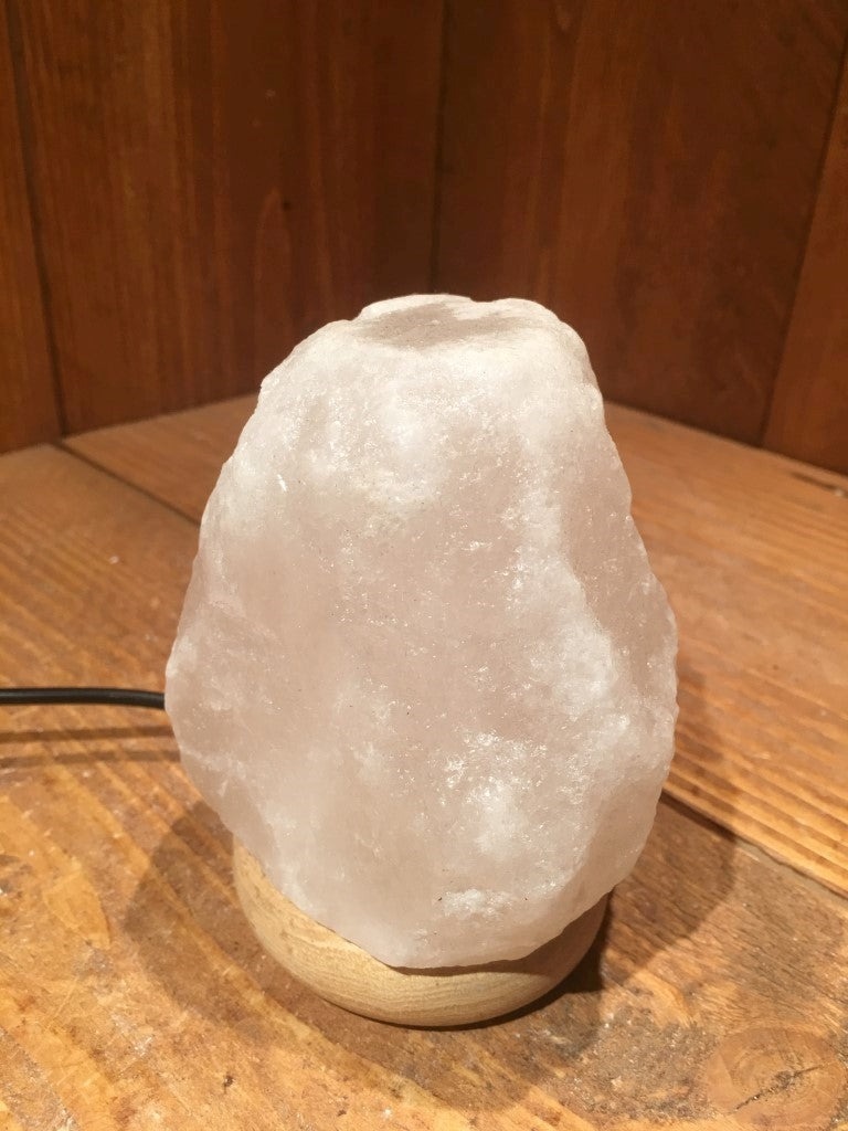 Zoutlamp Rots / Ruw - USB / Wisselt van Kleur - Himalayazout - c.a. 650gr 12x7x6cm