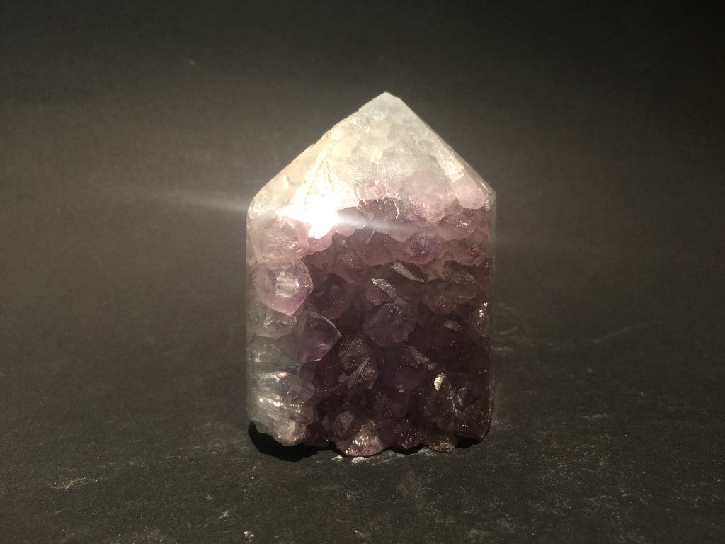 Amethist Obelisk - Geslepen en Gepolijst - 275gr 7x6x4cm