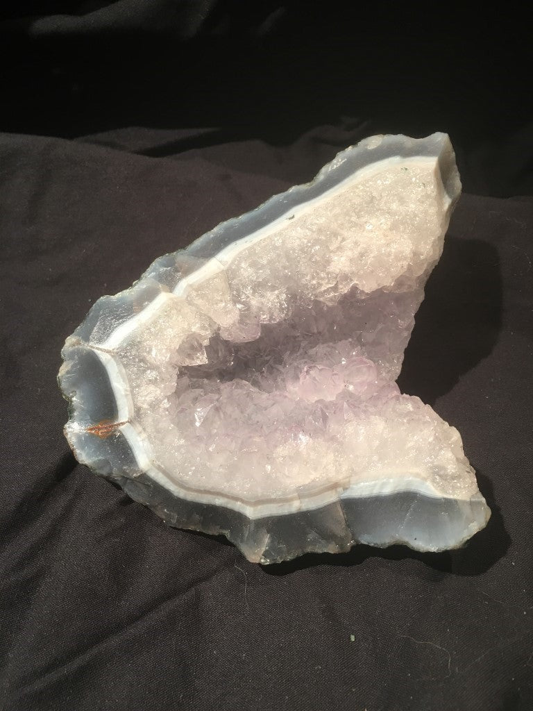 Amethist in Chalcedoon Kristal - Cluster / Geode - Brazilië - 720gr 14x11x7,5cm