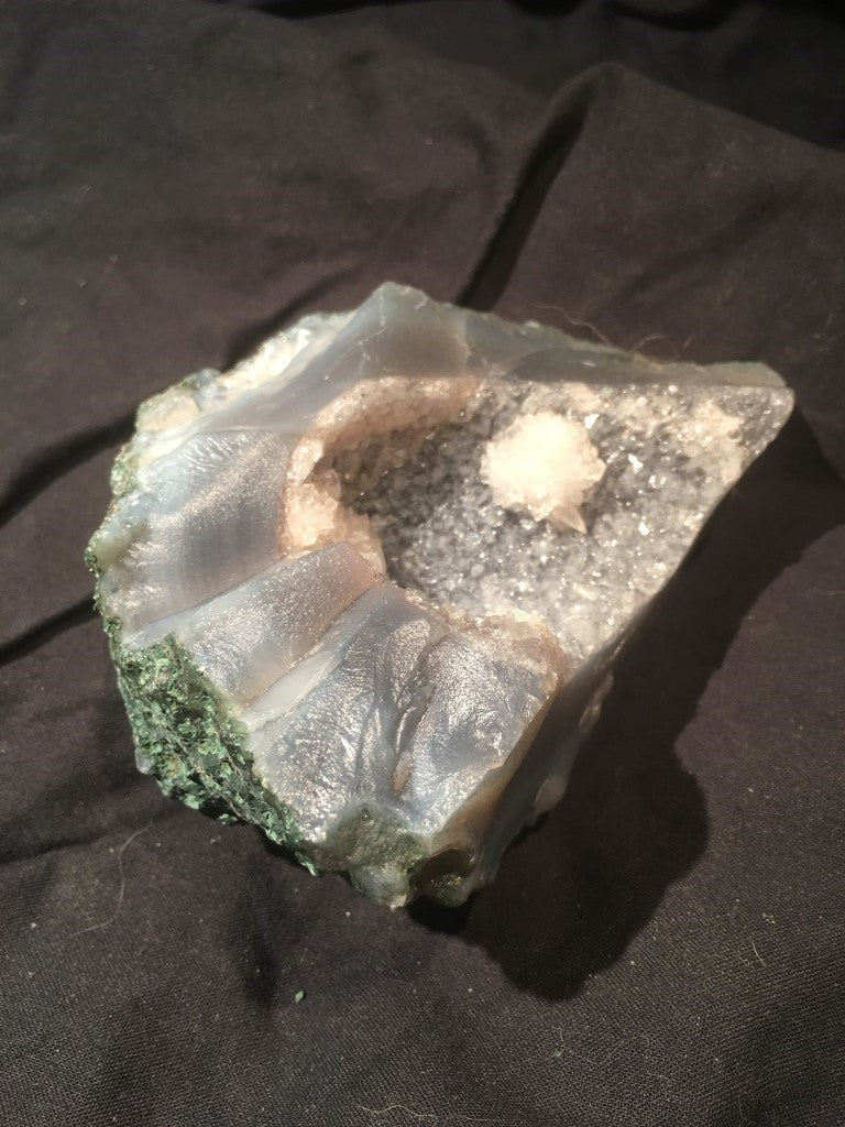 Amethist in Chalcedoon Kristal - Cluster / Geode - Brazilië - 460gr 8x11x5,5cm