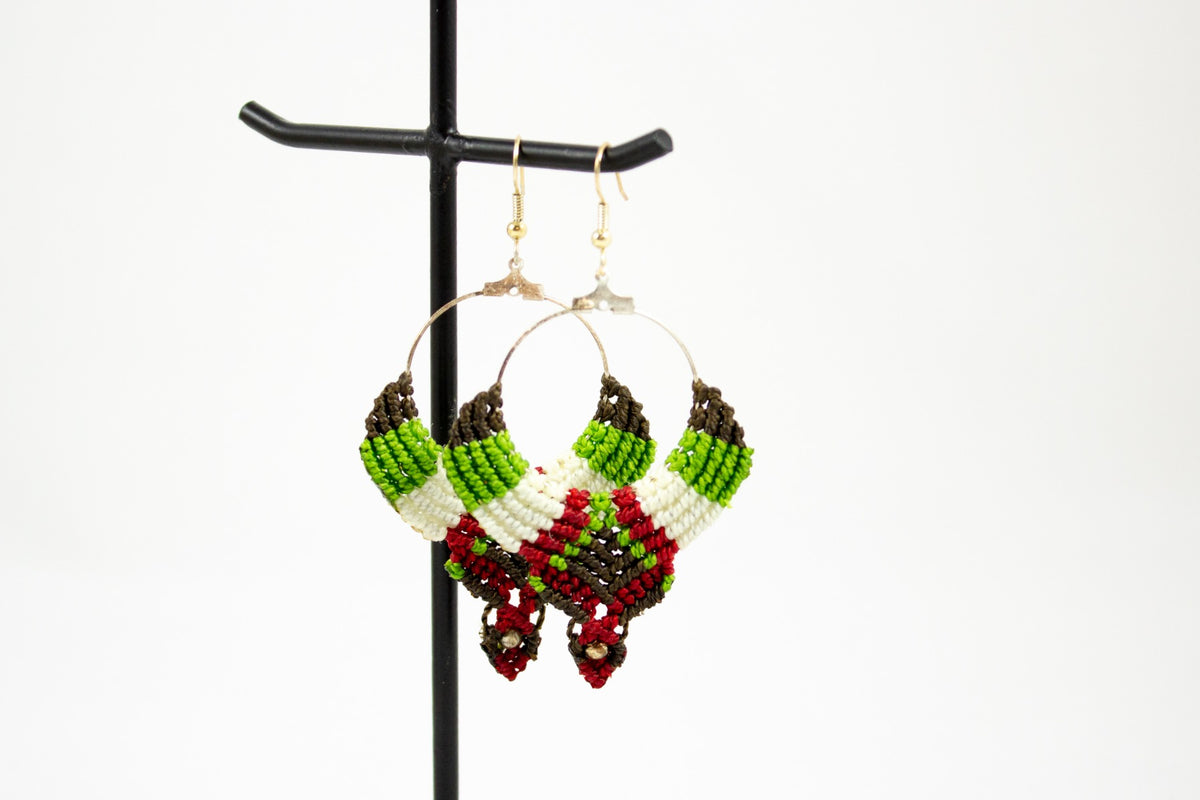 Macramé Oorhangers - Bruin/Groen/Wit/Rood - Handgemaakt van duurzaam Waxed Polyester - Model H05