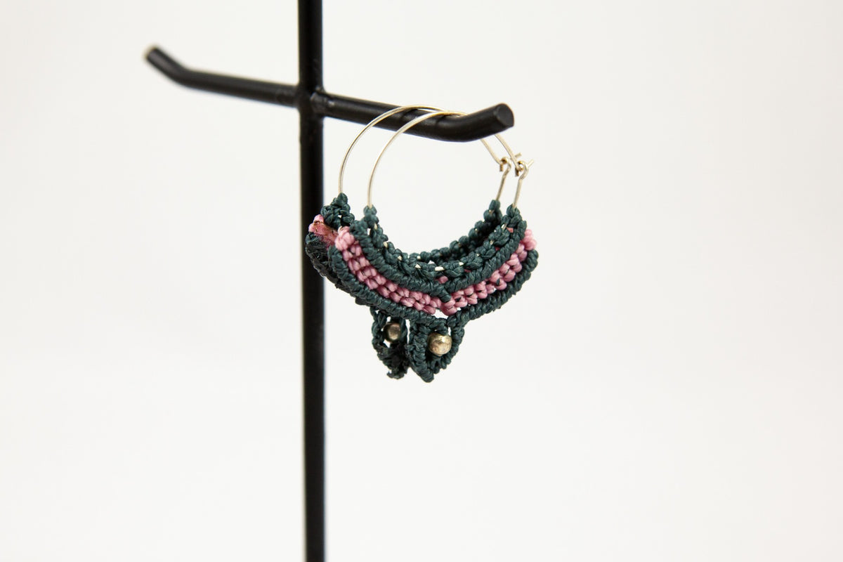 Macramé Oorringen - Grijs / Roze - Handgemaakt van duurzaam Waxed Polyester - Model 11
