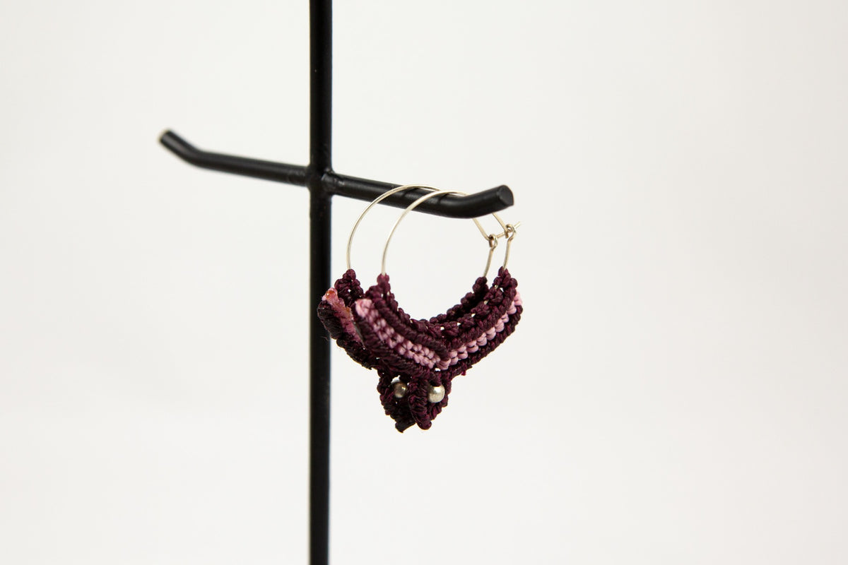 Macramé Oorringen - Aubergine / Zacht Roze - Handgemaakt van duurzaam Waxed Polyester - Model 16