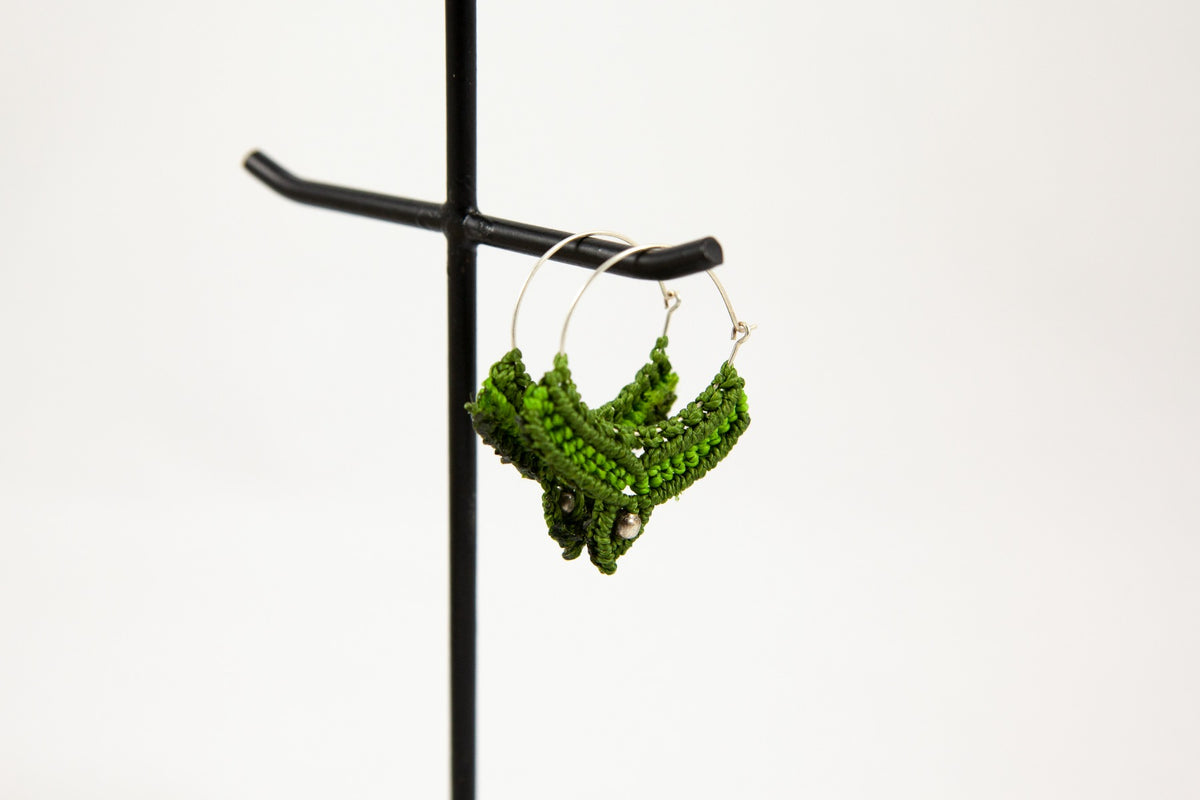 Macramé Oorringen - Olijf Groen / Mos Groen - Handgemaakt van duurzaam Waxed Polyester - Model 20