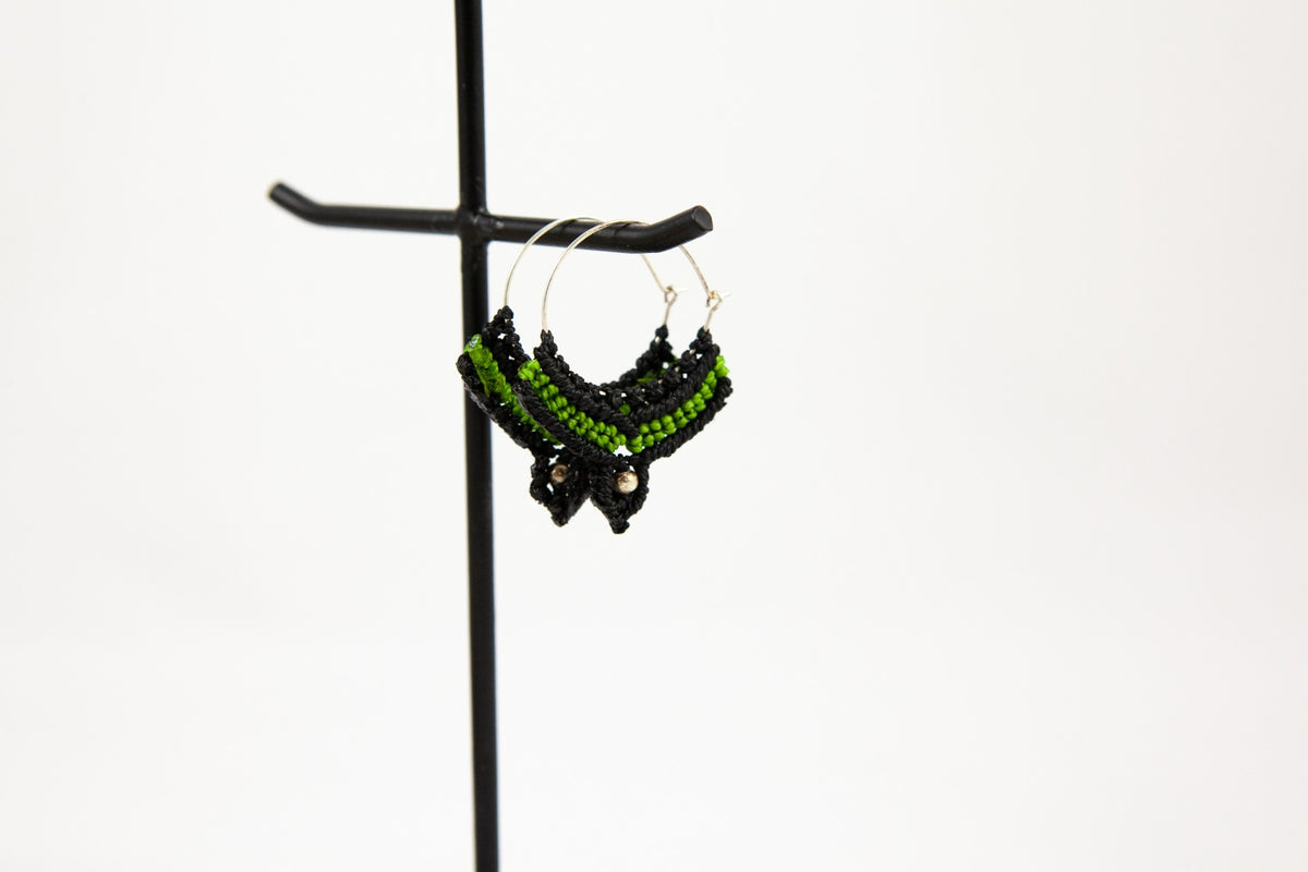 Macramé Oorringen - Zwart / Groen - Handgemaakt van duurzaam Waxed Polyester - Model 08