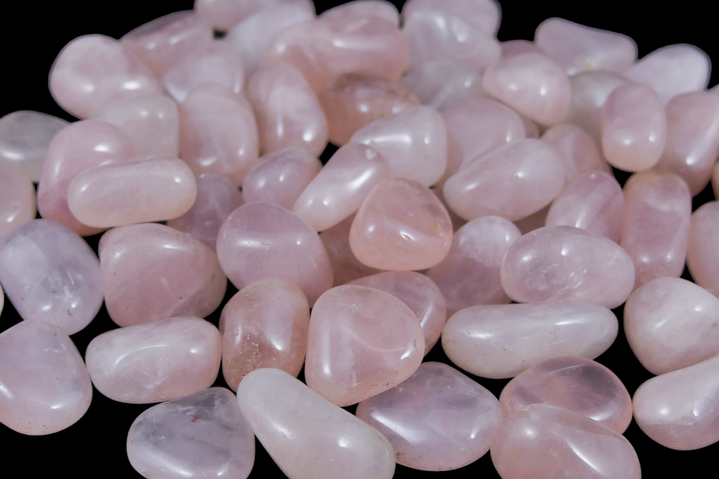 Rozekwarts Steentjes Middel (2 - 2,5cm)- Gepolijst - A-Kwaliteit - Voordeelzak van 250gr