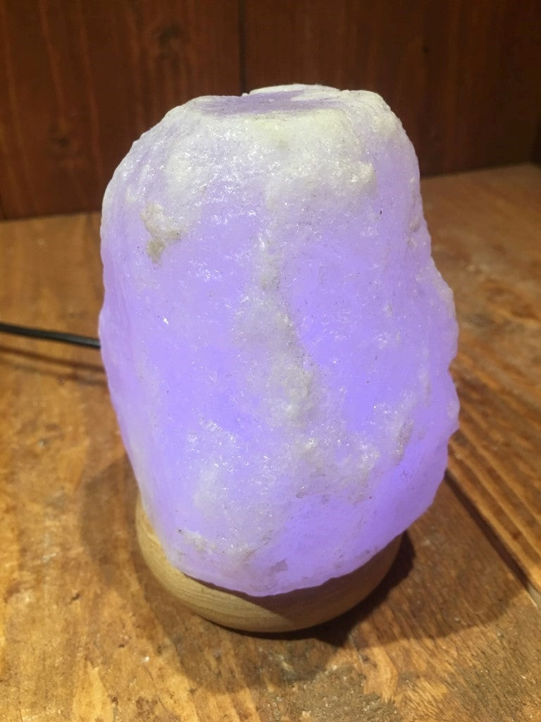 Zoutlamp Rots / Ruw - USB / Wisselt van Kleur - Himalayazout - c.a. 650gr 12x7x6cm