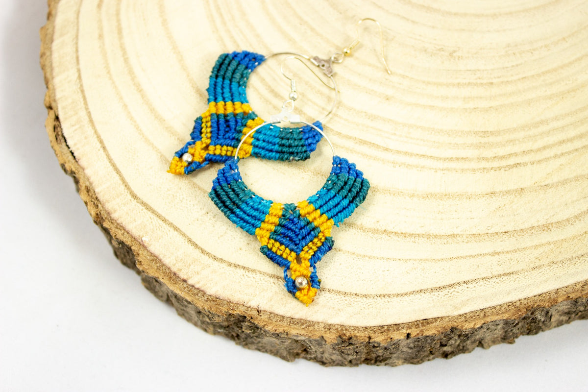 Macramé Oorhangers - Blauw/Geel - Handgemaakt van duurzaam Waxed Polyester - Model H03