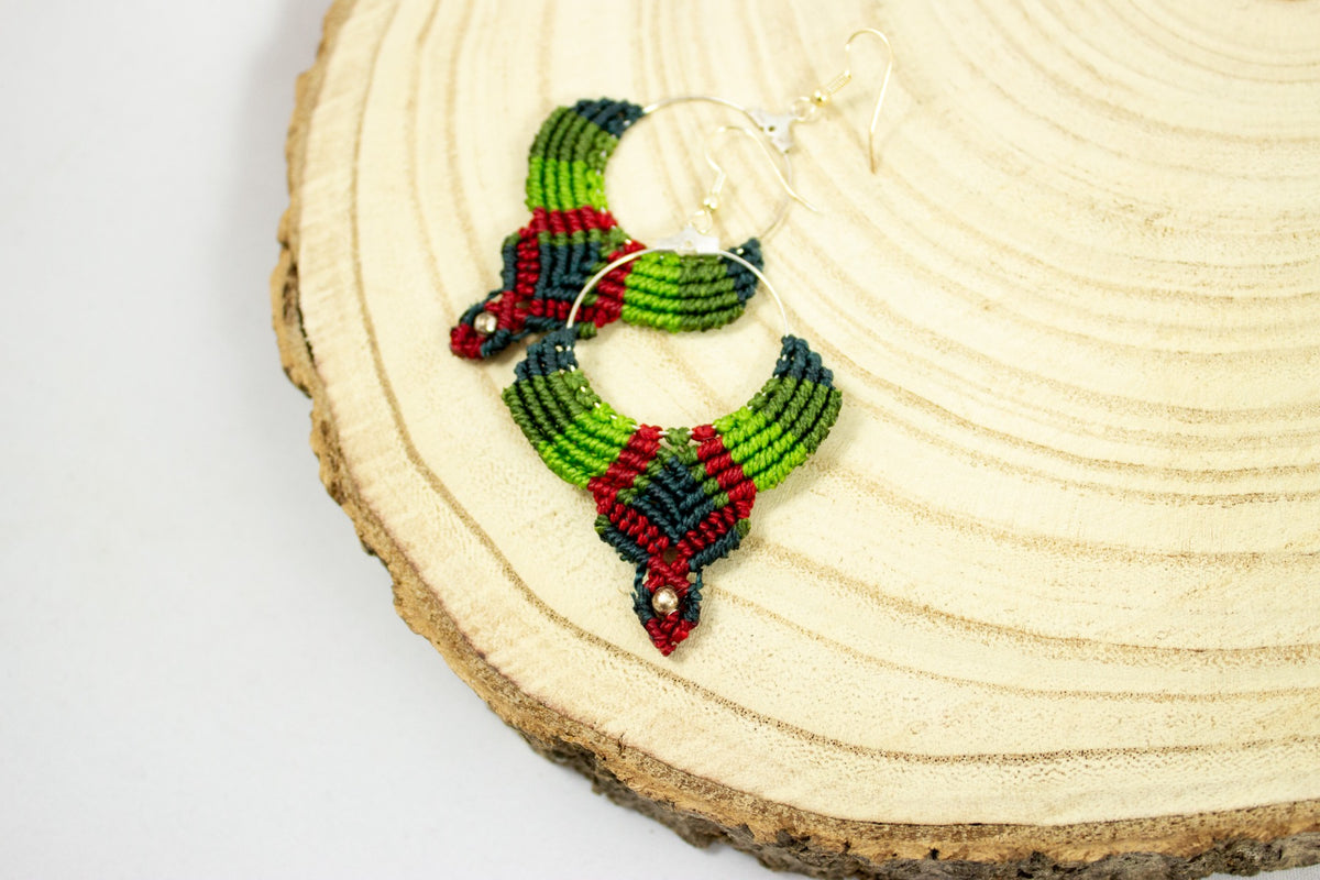 Macramé Oorhang - Grijs/Groen/Rood - Handgemaakt van duurzaam Waxed Polyester - Model H04