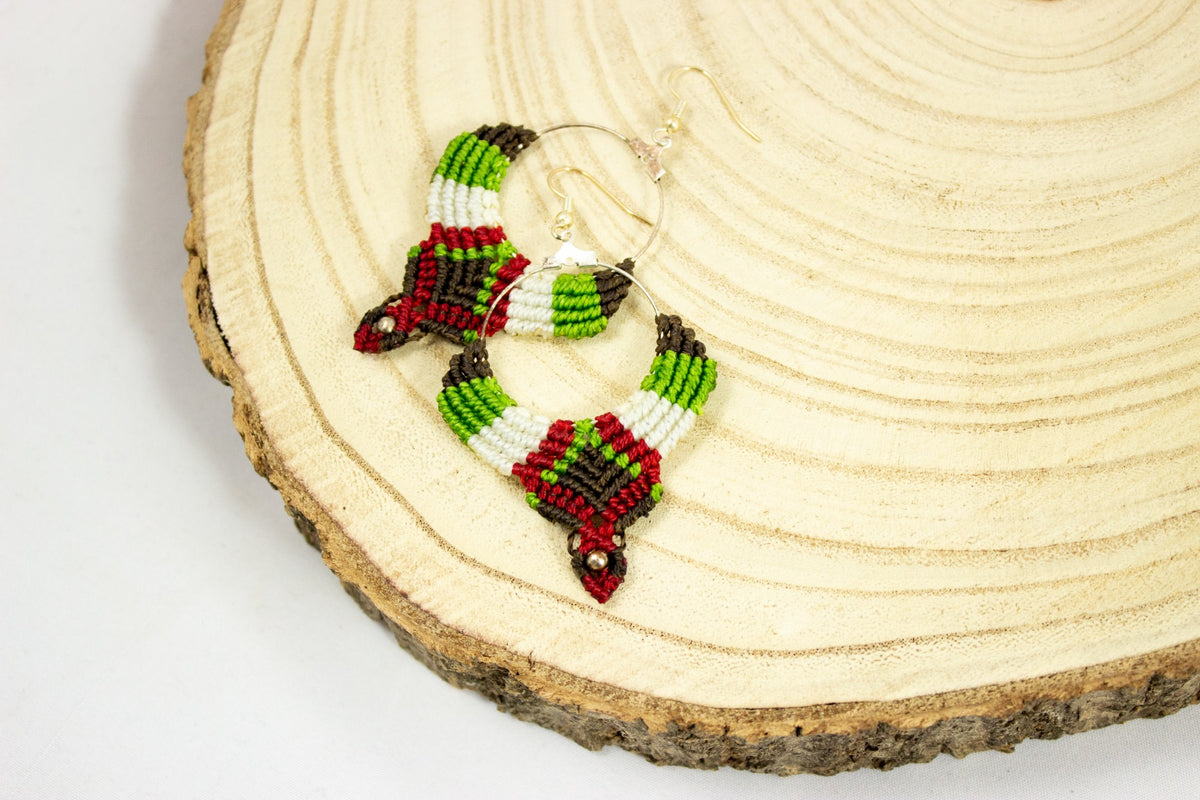 Macramé Oorhangers - Bruin/Groen/Wit/Rood - Handgemaakt van duurzaam Waxed Polyester - Model H05