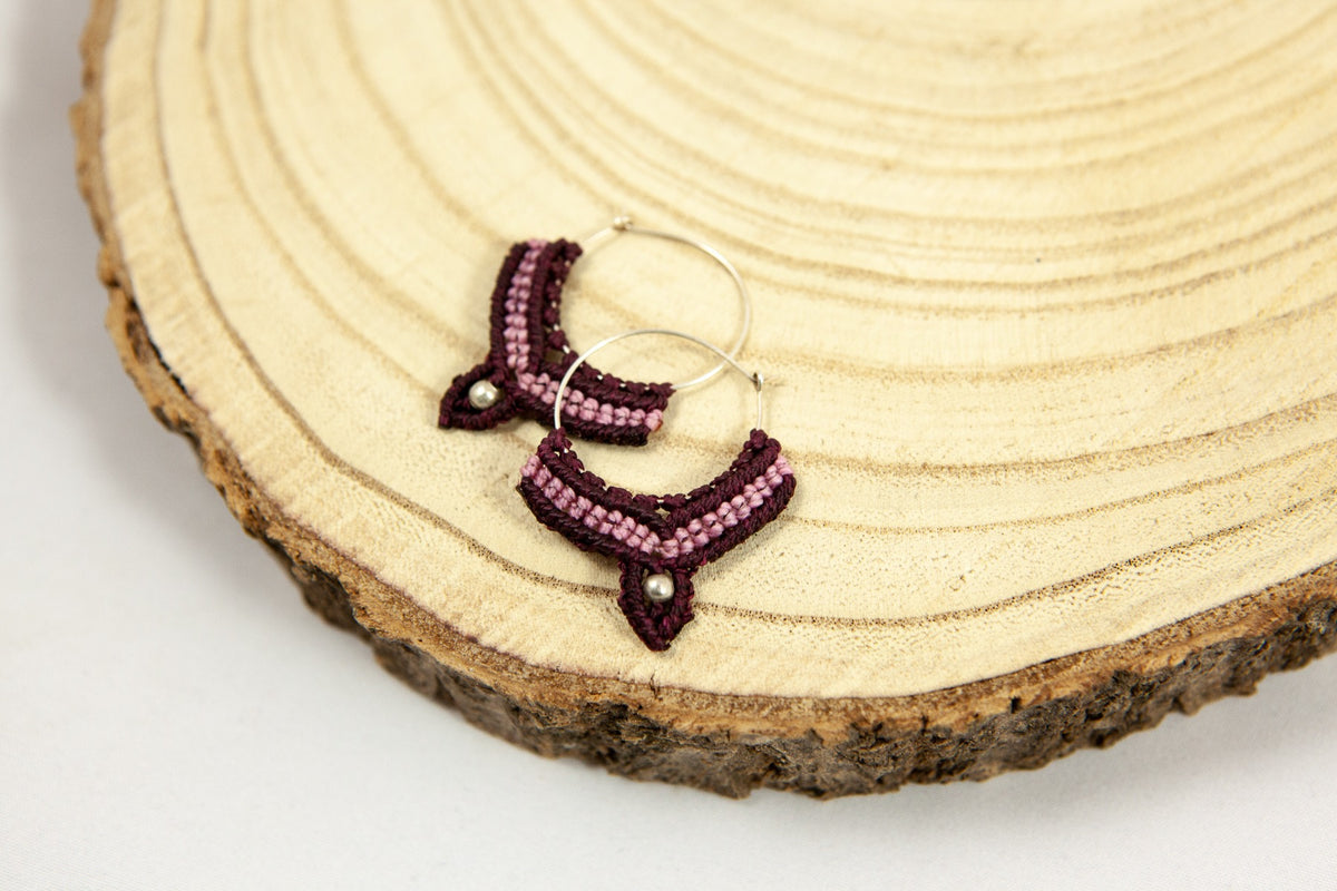 Macramé Oorringen - Aubergine / Zacht Roze - Handgemaakt van duurzaam Waxed Polyester - Model 16