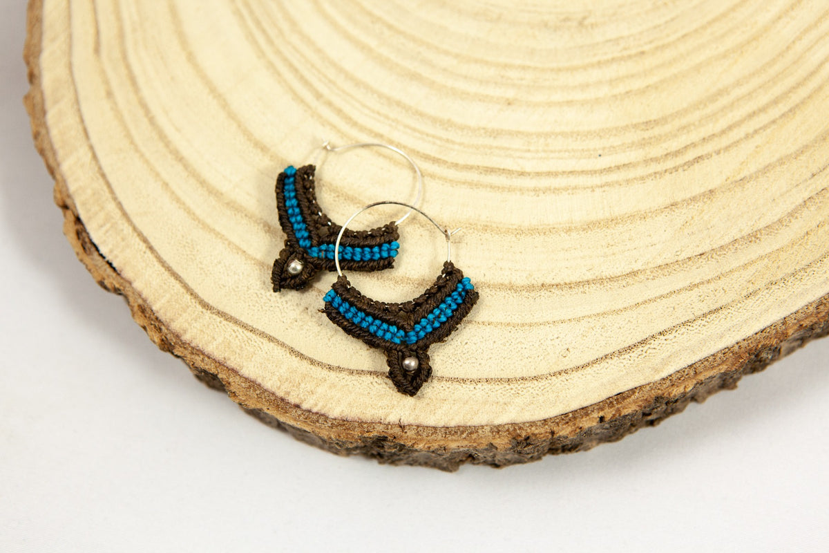 Macramé Oorringen - Donker Bruin / Turquoise Blauw - Handgemaakt van duurzaam Waxed Polyester - Model 21