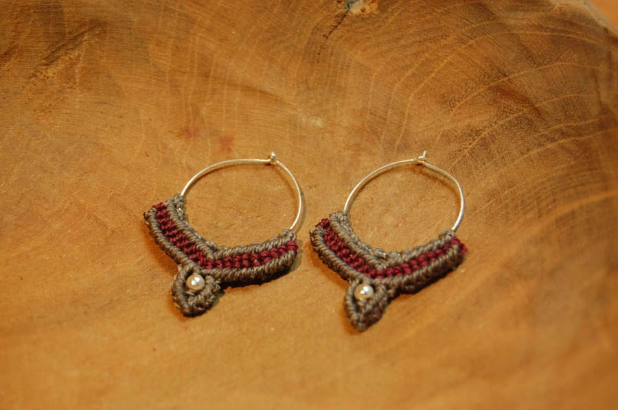 Macramé Oorringen - Grijs / Aubergine - Handgemaakt van duurzaam Waxed Polyester - Model 09