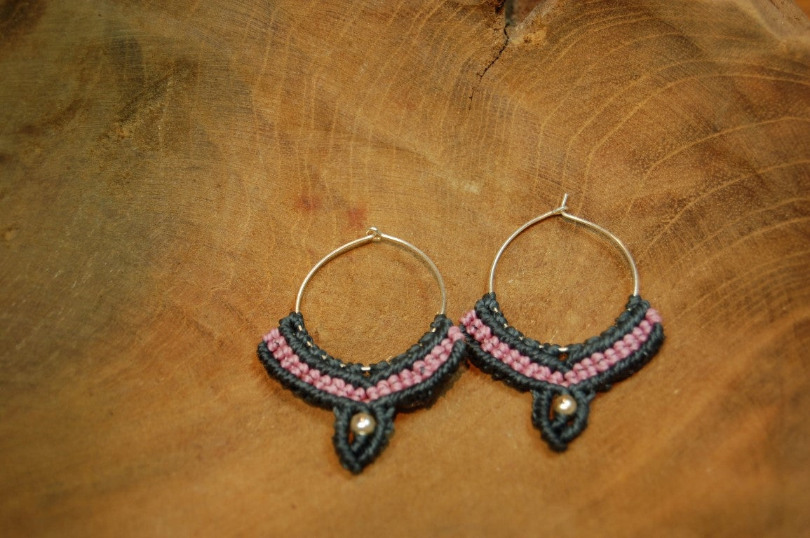 Macramé Oorringen - Grijs / Roze - Handgemaakt van duurzaam Waxed Polyester - Model 11