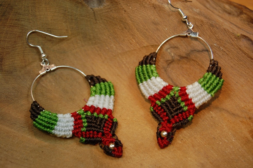 Macramé Oorhangers - Bruin/Groen/Wit/Rood - Handgemaakt van duurzaam Waxed Polyester - Model H05