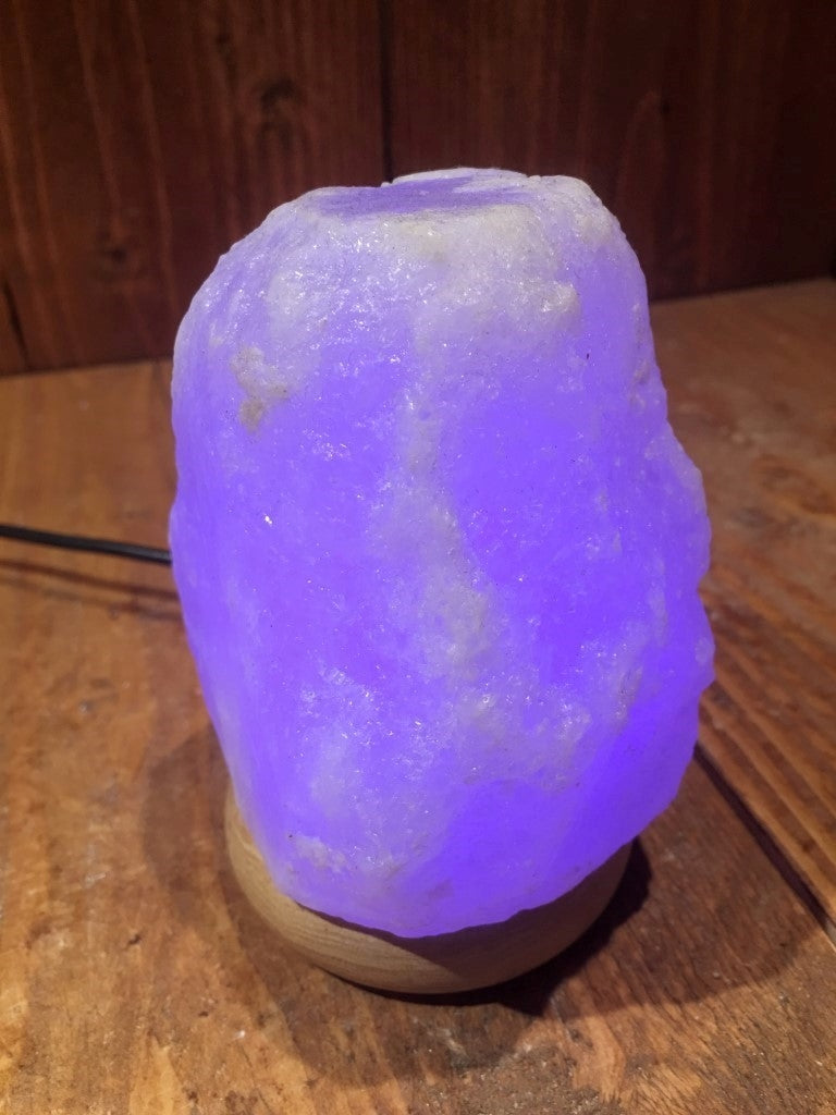 Zoutlamp Rots / Ruw - USB / Wisselt van Kleur - Himalayazout - c.a. 650gr 12x7x6cm